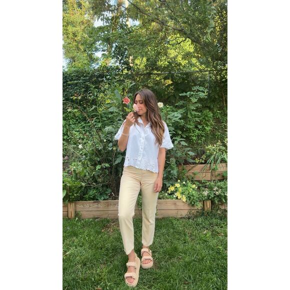 VINTAGE EMBROIDERED BUTTON-DOWN BLOUSE — WHITE - Picture 7 of 9